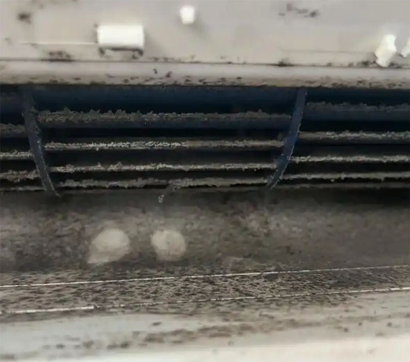 海棠空调吹的风有股烧焦味是怎么回事